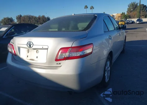 2011 Toyota Camry Le z USA, uszkodzony, nr VIN 4T1BF3EK1BU602660